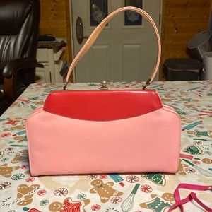 Antique, cute pink kiss, snap closure